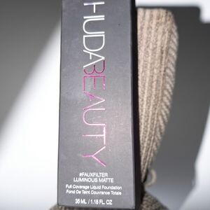 HUDA BEAUTY FauxFilter Luminous Matte Foundation - Chocolate Truffle